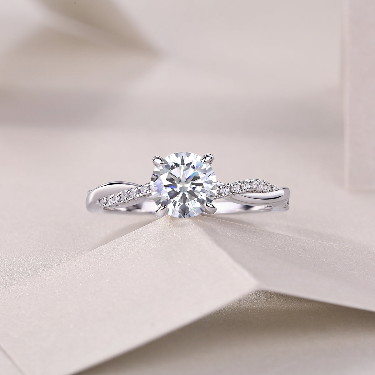 Looking Forward To Your Return - A 1-carat Top-quality Moissanite S925 Silver Platinum-plated Diamond Wedding Ring. The Ring Can Be Inspected With A Diamond Pen