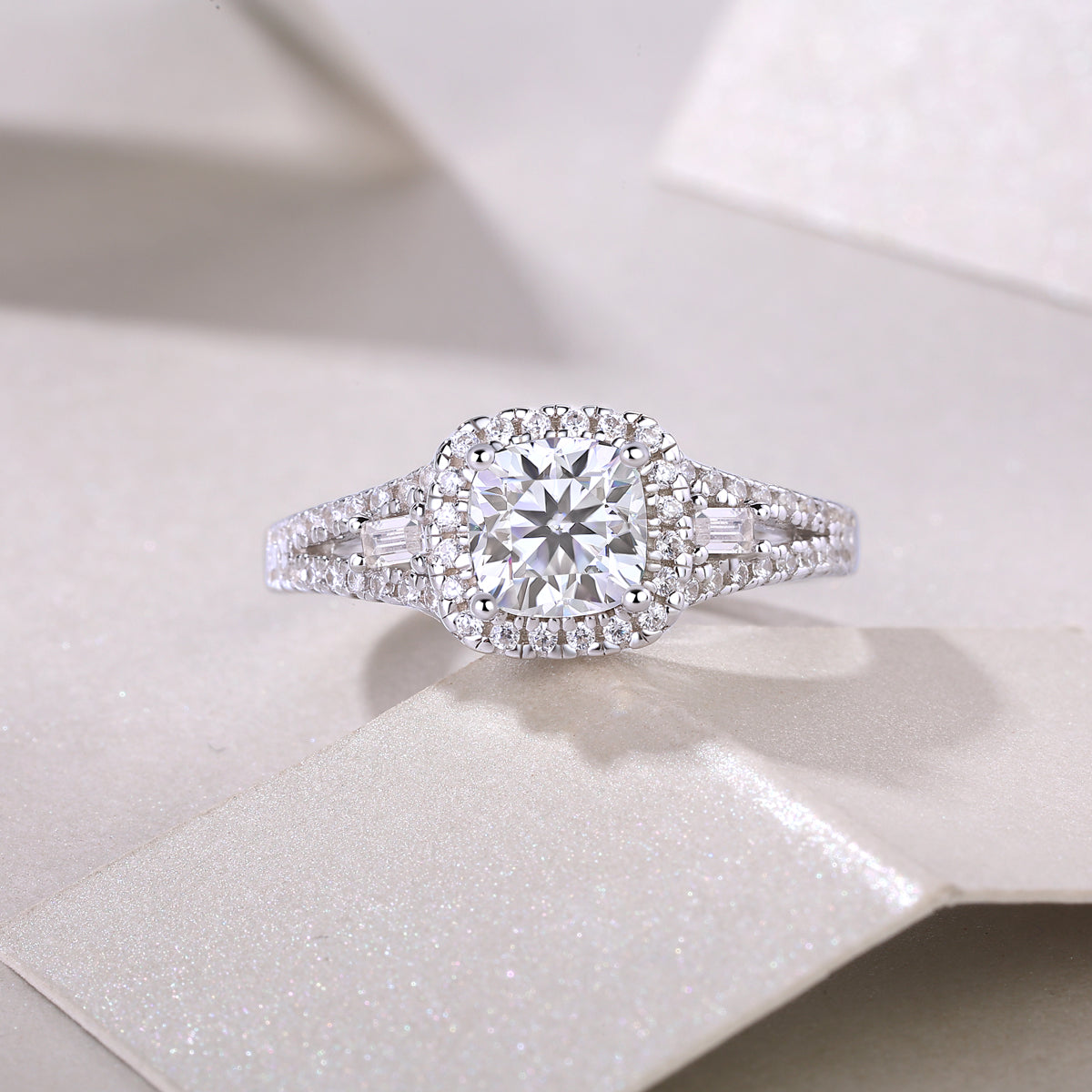 Day By Day - A Wedding Ring Set With Top-quality Moissanite S925 Silver And Platinum-plated Diamond Can Be Tested With A Diamond Pen