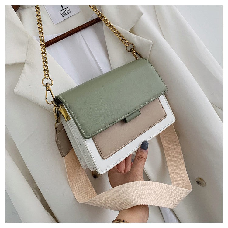 Crossbody red square bag