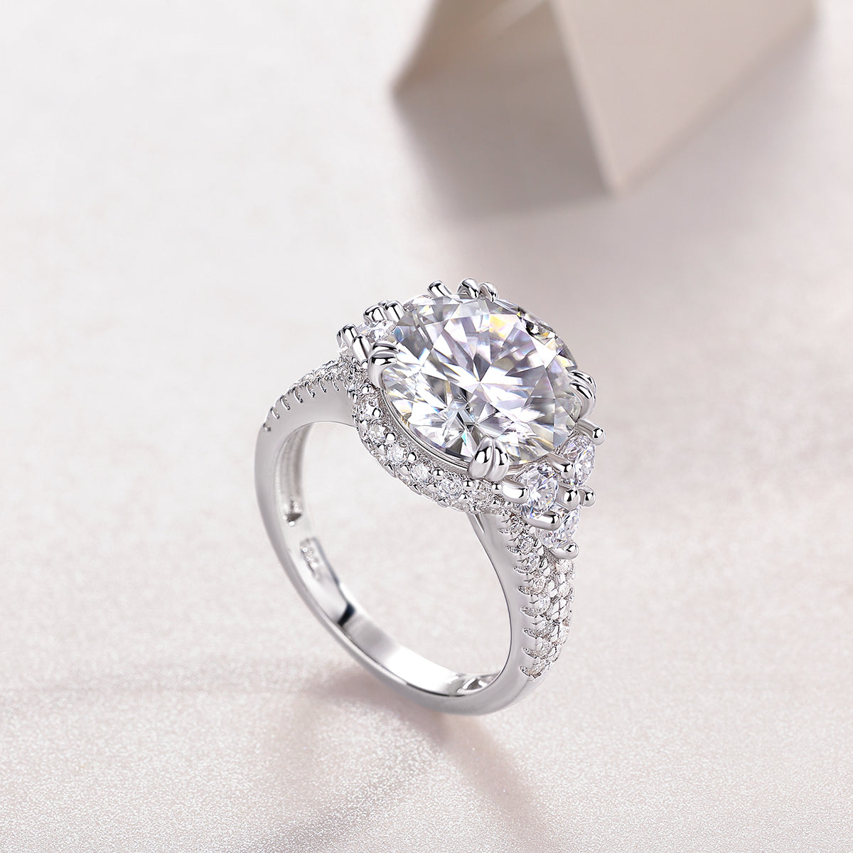 Dance Youth - A 5-carat S925 Silver Diamond Wedding Ring Set With Top-quality Moissanite And Platinum Plating. The Ring Can Be Inspected With A Diamond Pen