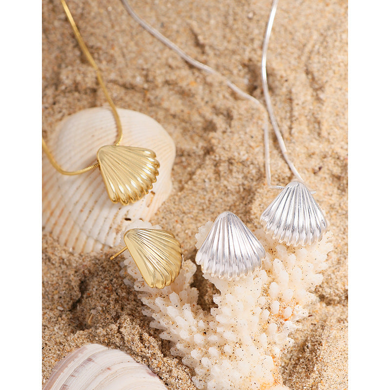 Perfect Shell Stud Stud Sterling Silver S925 Female